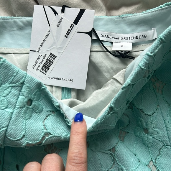 Diane Von Furstenberg Clyde mini lace skirt NWT soft turquoise, size 0 - Picture 2 of 5